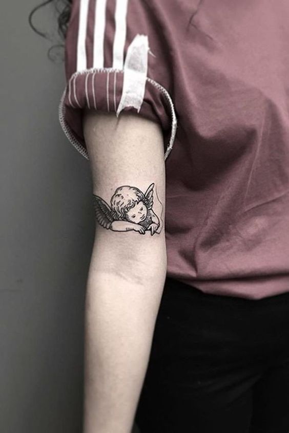 Aniołek tatuaż Znaczenie tatuażu